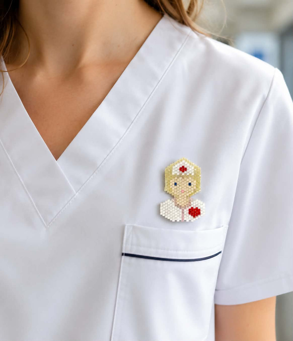 Broche "La Bienveillante"